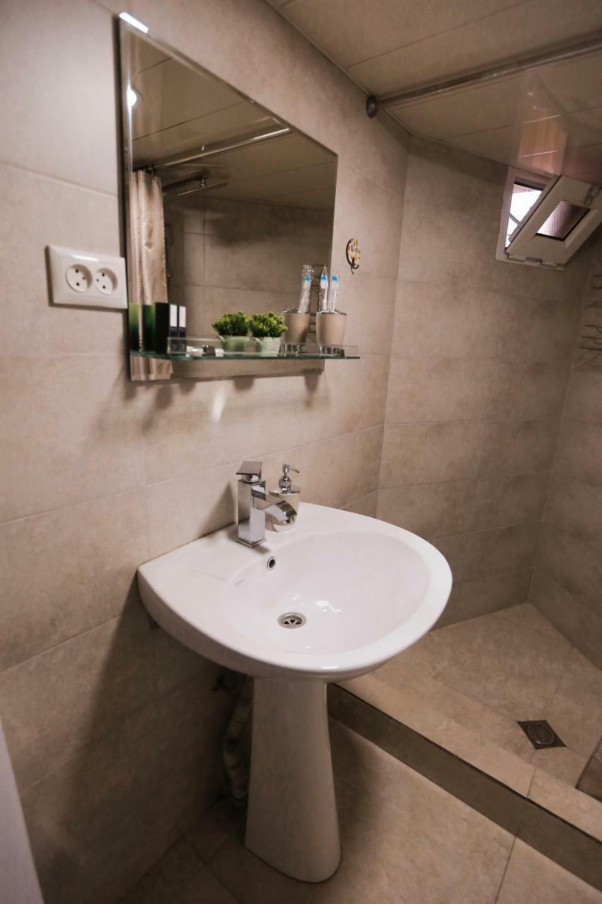 L&L Apartment Tbilisi Buitenkant foto