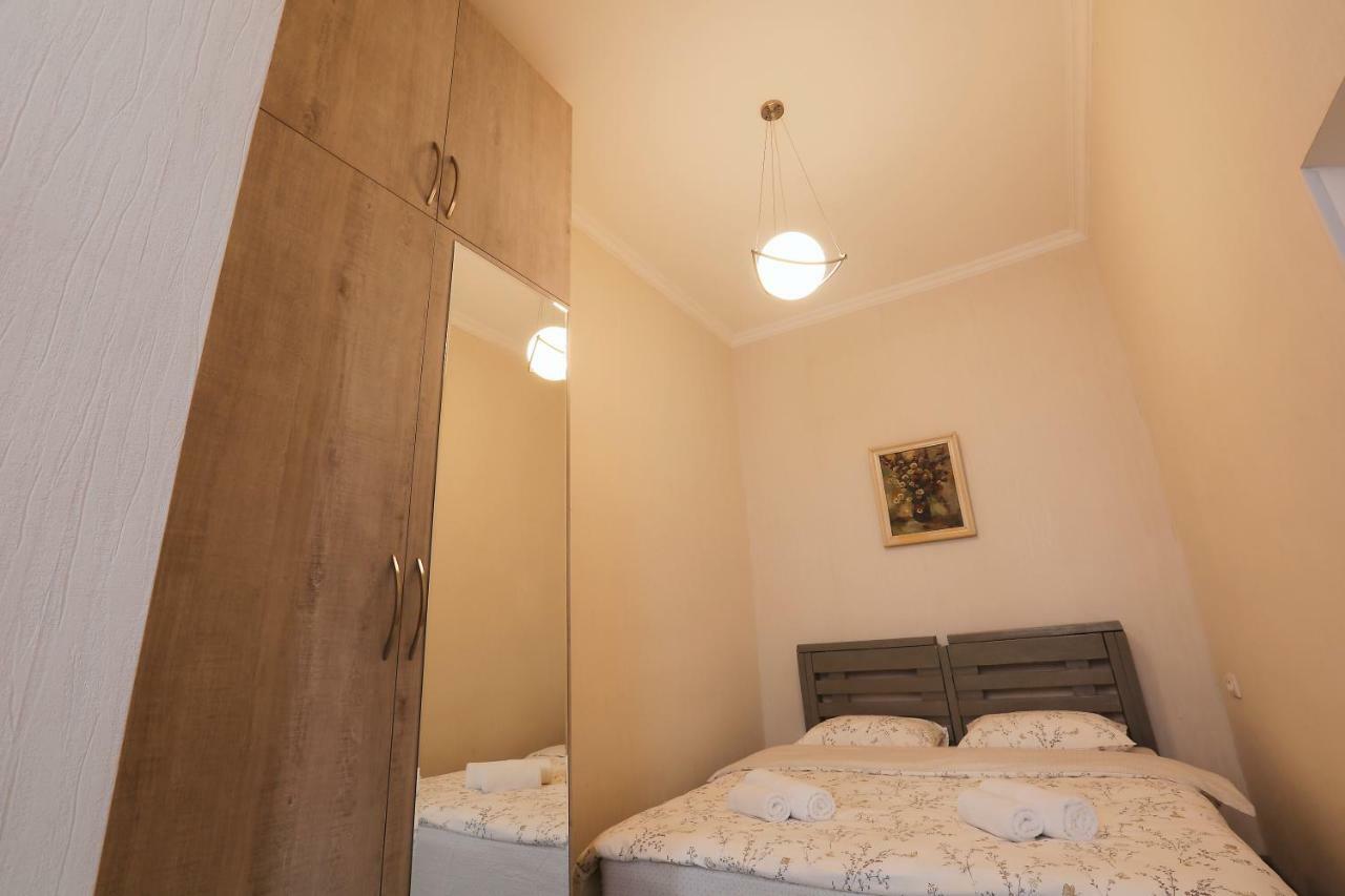 L&L Apartment Tbilisi Buitenkant foto
